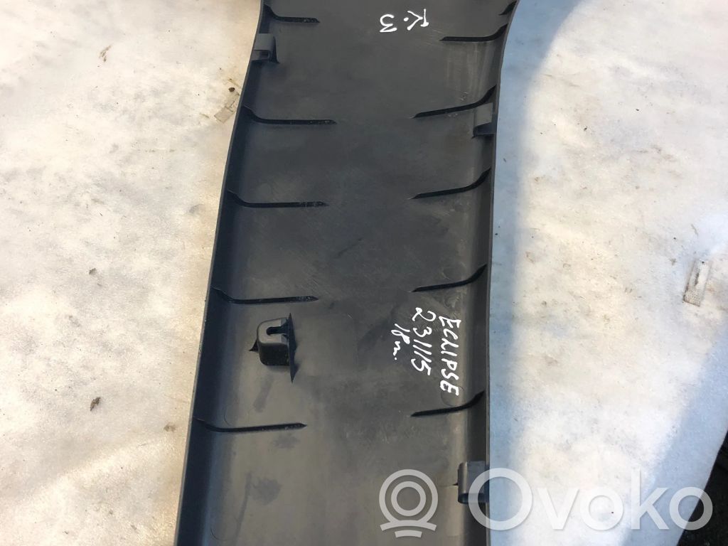 Mitsubishi Eclipse Cross Pilar (B) (inferior) 