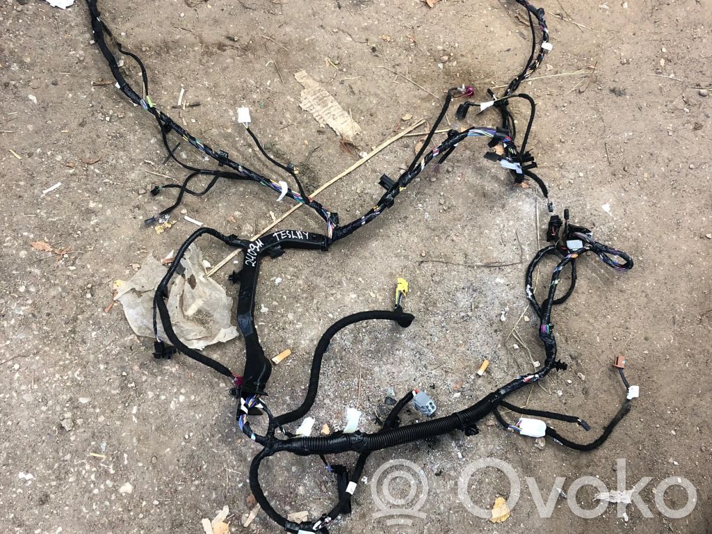 Tesla Model Y Cables del panel 