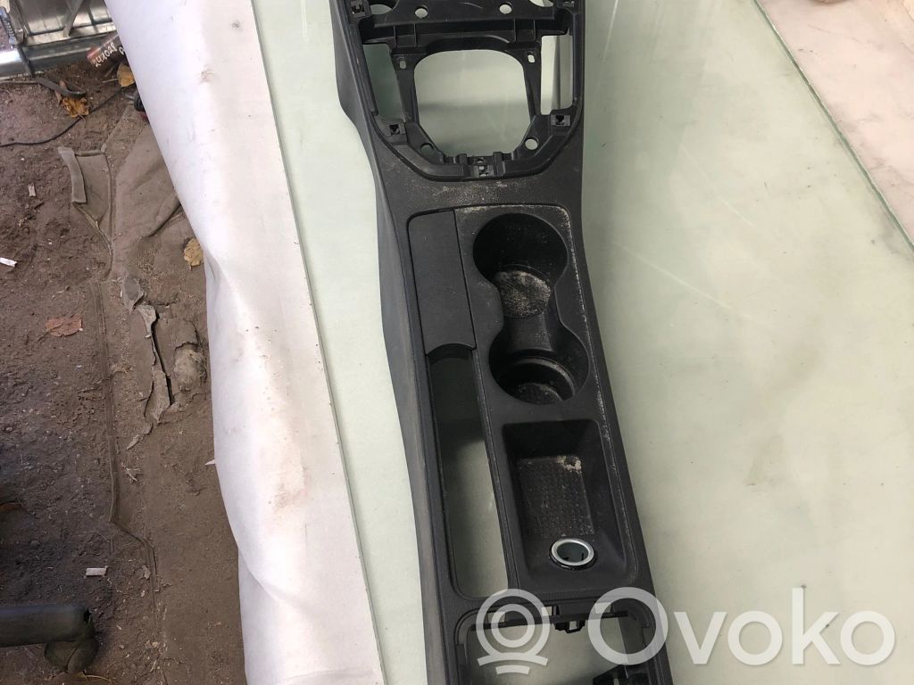 Seat Arona Mittelkonsole 