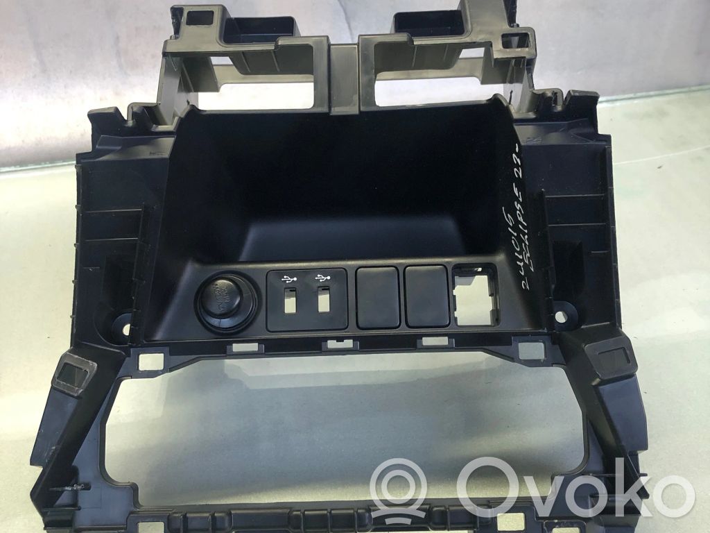 Mitsubishi Eclipse Cross Panneau de garniture console centrale 