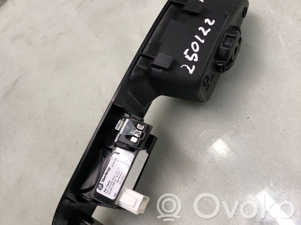Opel Astra L Electric window control switch 