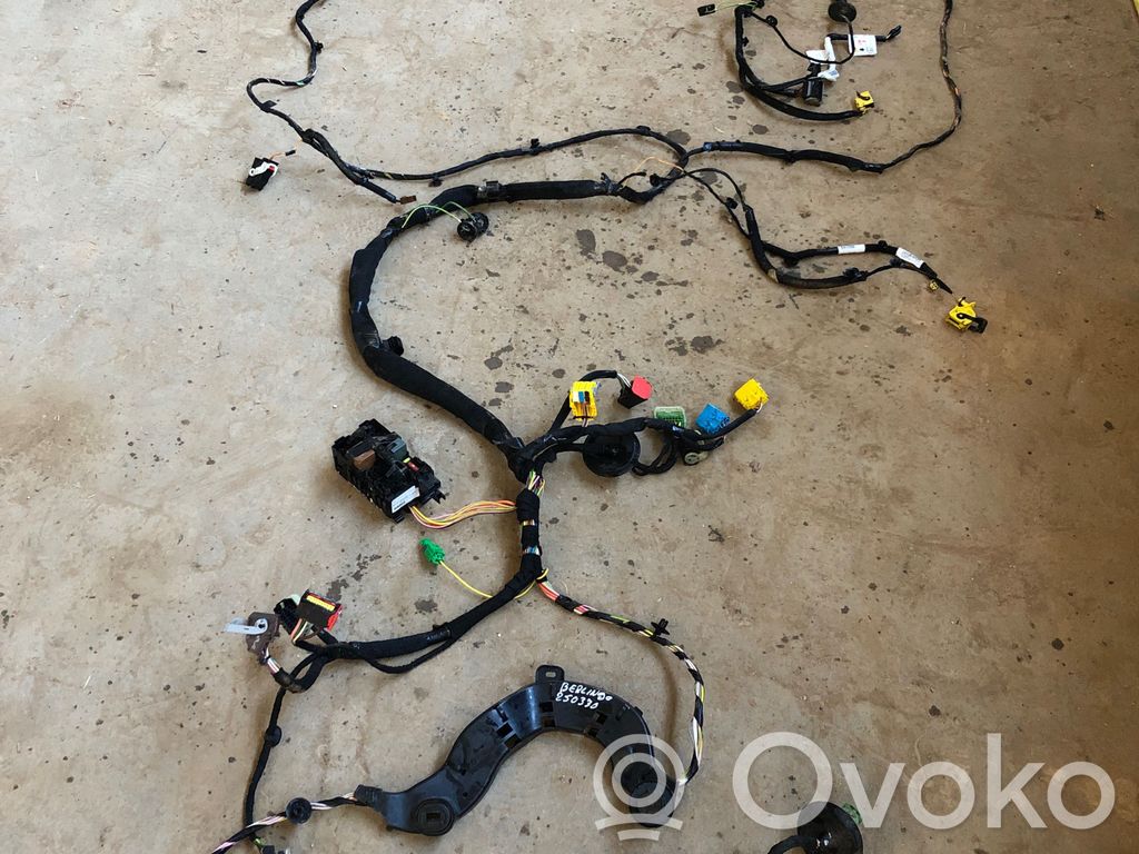 Citroen Berlingo Paneelin johdotus 