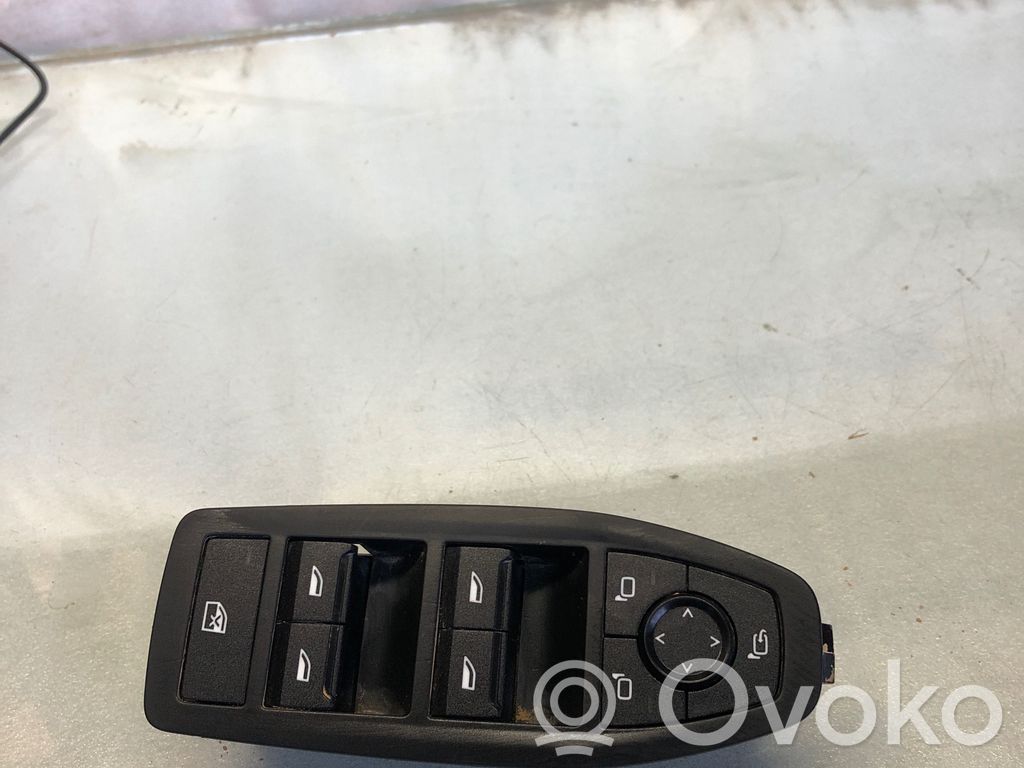 BMW X2 U10 Electric window control switch 