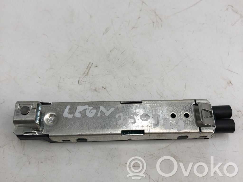 Seat Leon IV Antenos stiprintuvas 