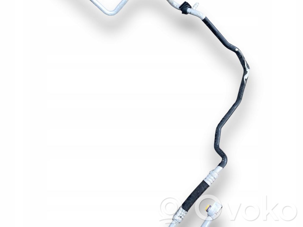Ilmastointilaitteen putki (A/C)   4E1260712AC,4E1260712,4E1260712AC