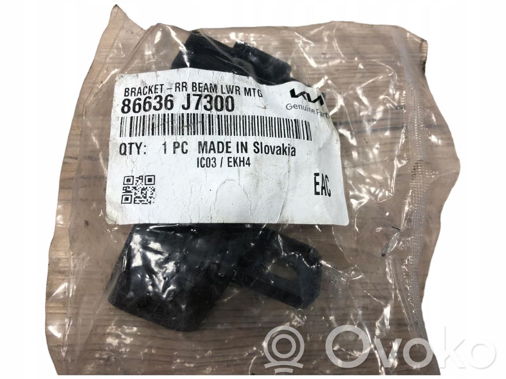 Rear bumper mounting bracket   86636J7300