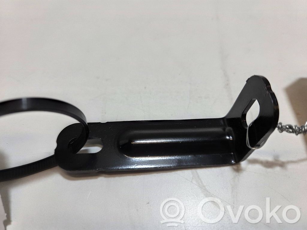 Front bumper mounting bracket   84100609