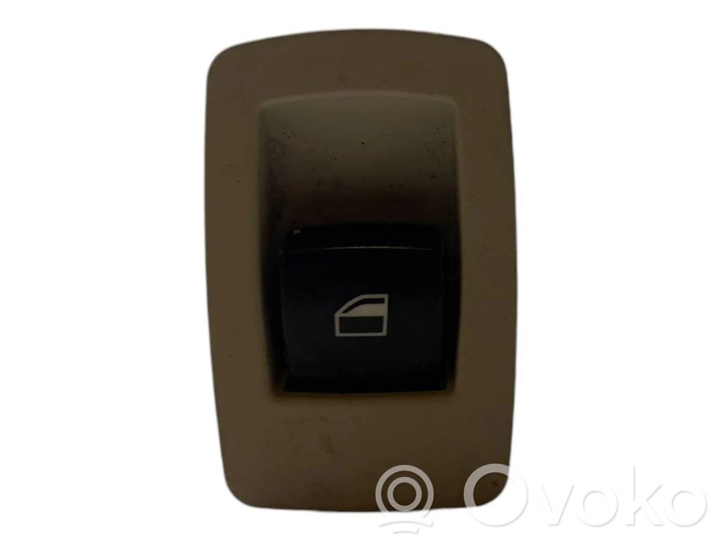 Electric window control switch   9113771,15939946