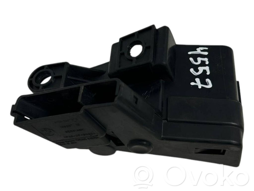 BMW 7 E65 E66 Vacuum air tank 