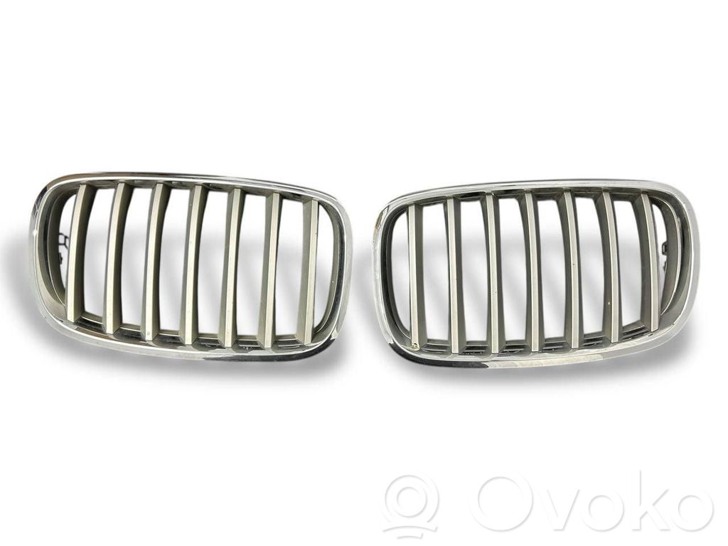 BMW X5 E70 Maskownica / Grill / Atrapa górna chłodnicy 