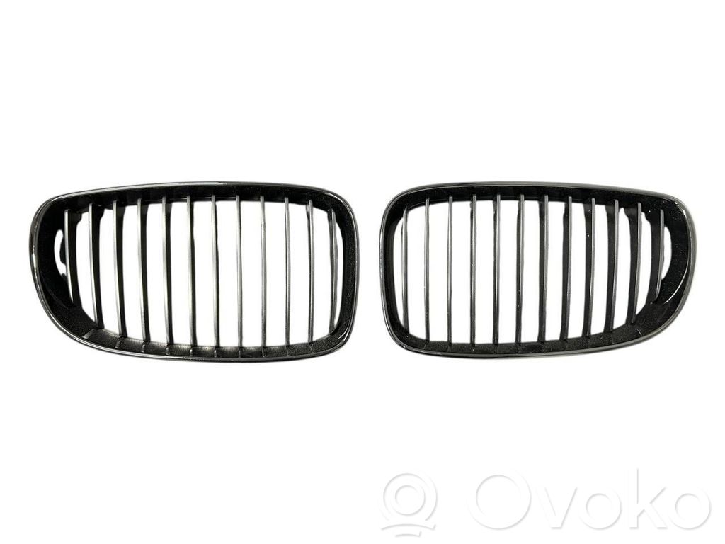 BMW 3 E90 E91 Front bumper upper radiator grill 