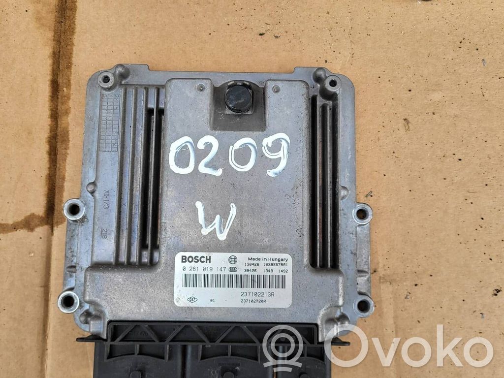Renault Clio IV Engine control unit/module 