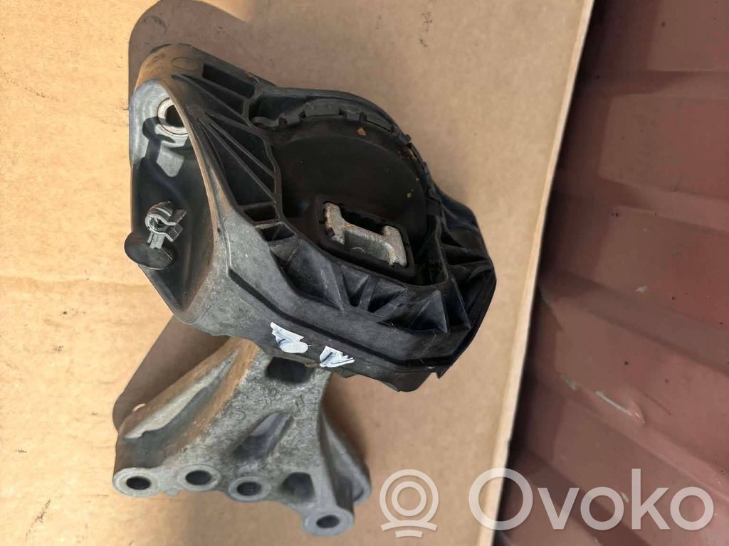 Peugeot 208 I Engine mount bracket 