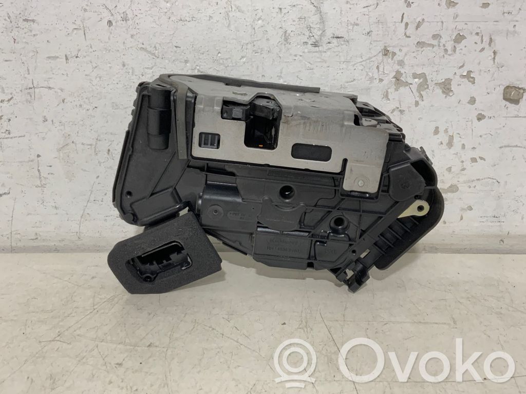 Volkswagen PASSAT B8 Front door lock 