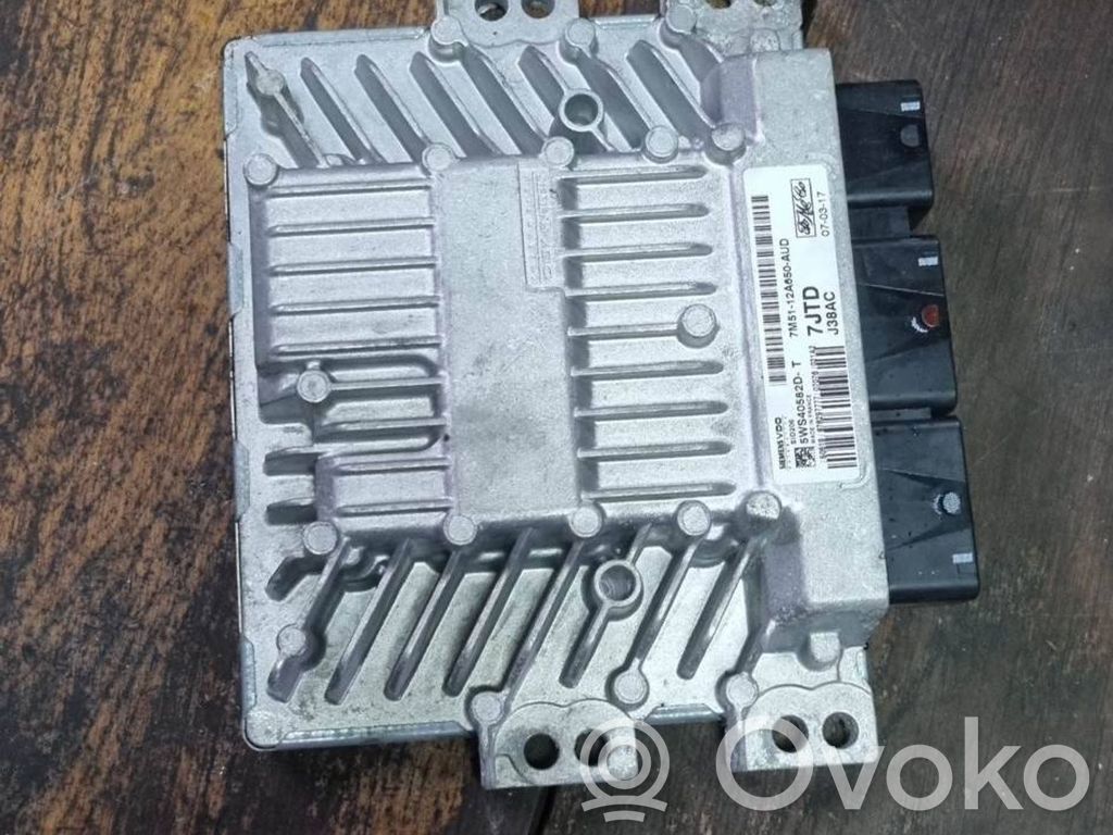 Ford Focus C-MAX Engine control unit/module 