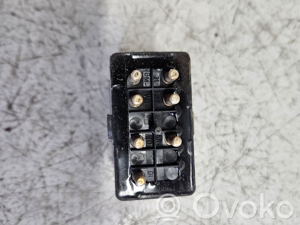 Mercedes-Benz C W202 Hazard warning light relay 