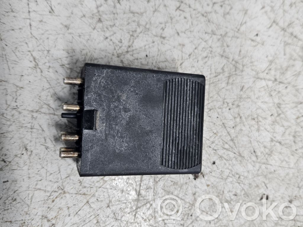 Mercedes-Benz C W202 Hazard warning light relay 