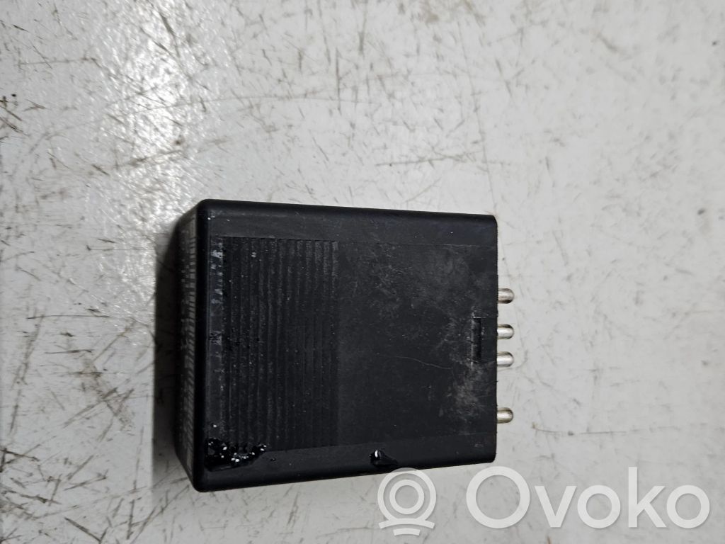 Mercedes-Benz C W202 Hazard warning light relay 