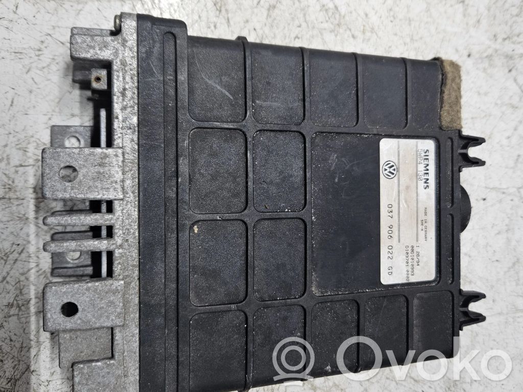 Volkswagen PASSAT B4 Engine control unit/module 