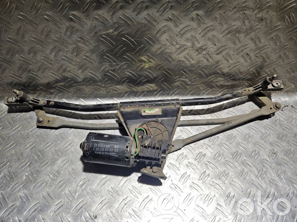 Volvo 440 Motor y varillaje del limpiaparabrisas delantero 