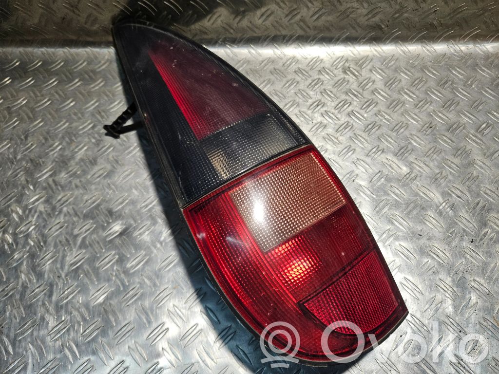 Renault Laguna I Lampa tylna 
