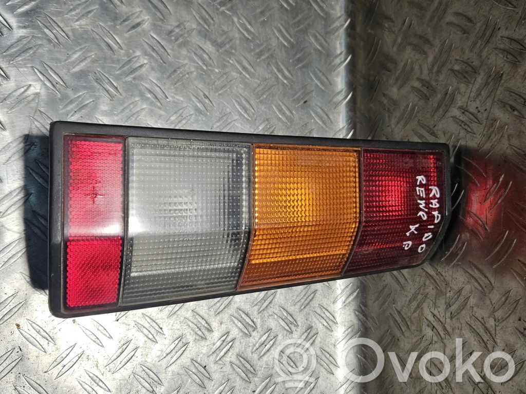 Renault Rapid Galinis žibintas kėbule 