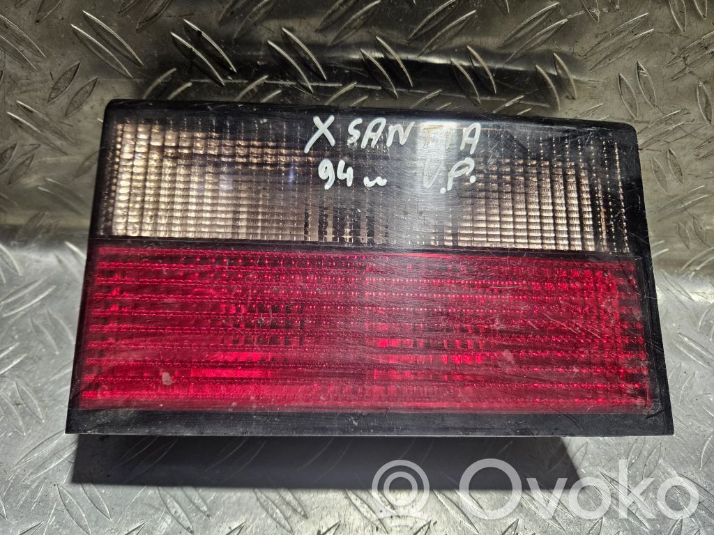 Citroen Xantia Aizmugurējais lukturis pārsegā 