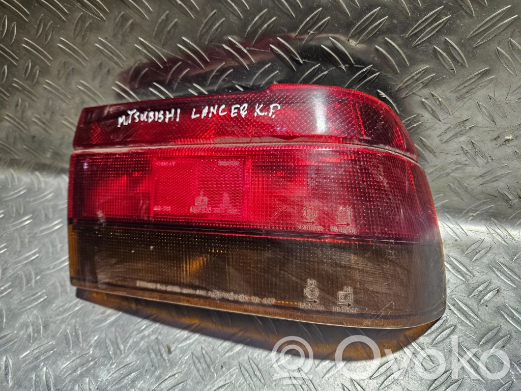 Mitsubishi Lancer Luci posteriori 