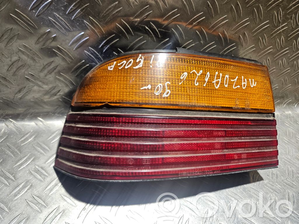 Mazda 626 Aizmugurējais lukturis virsbūvē 