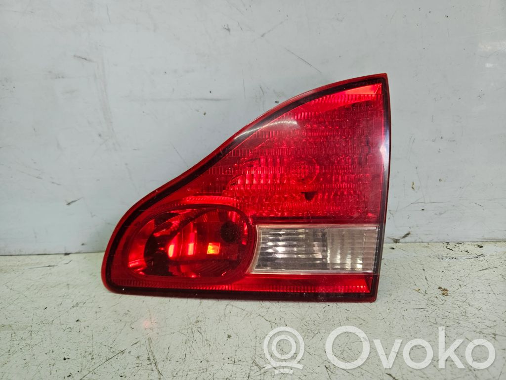 Toyota Avensis Verso Tailgate rear/tail lights 