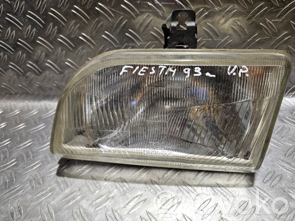 Ford Fiesta Headlight/headlamp 