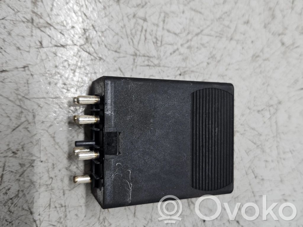 Mercedes-Benz C W202 Hazard warning light relay 
