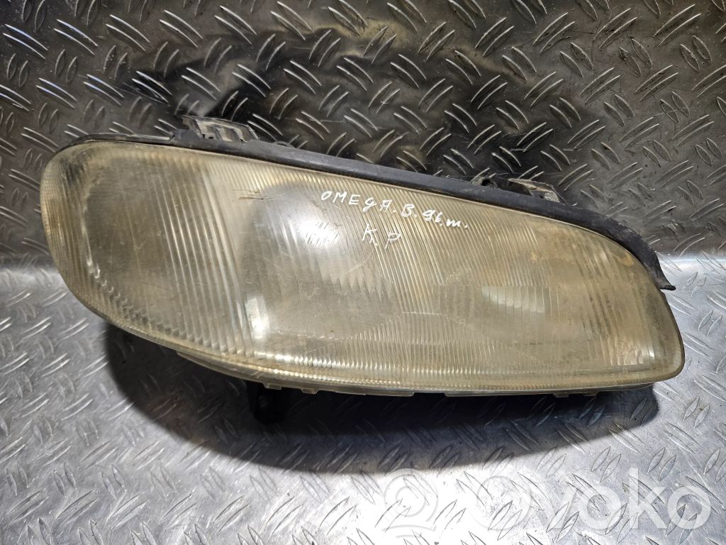 Opel Omega B1 Faro/fanale 