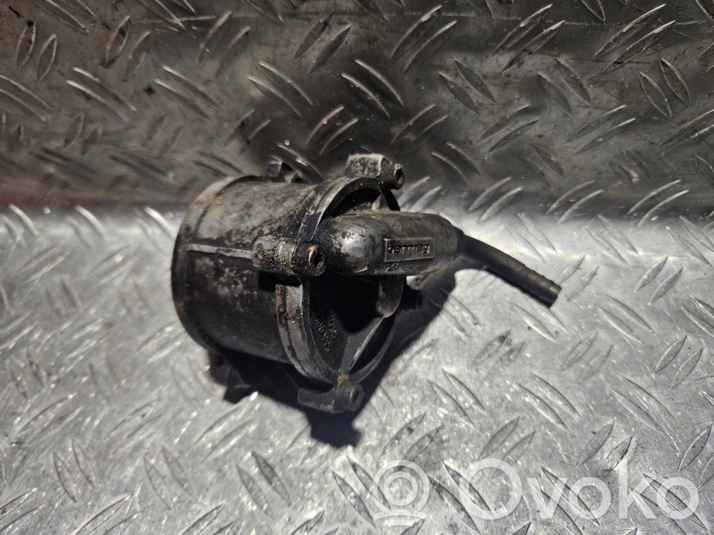 Opel Kadett E Vacuum pump 