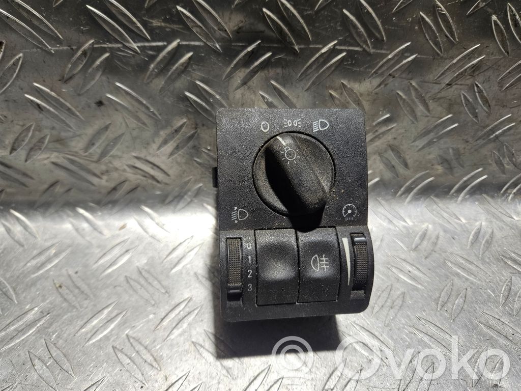 Opel Astra G Light switch 