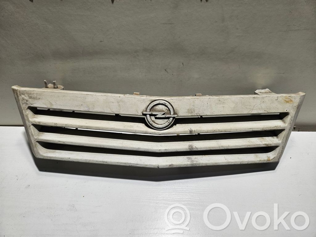 Opel Ascona C Etusäleikkö 