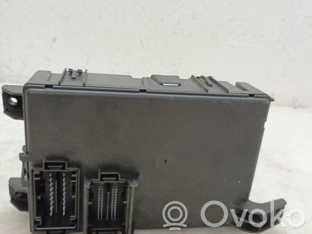 Opel Corsa D Saugiklių blokas 