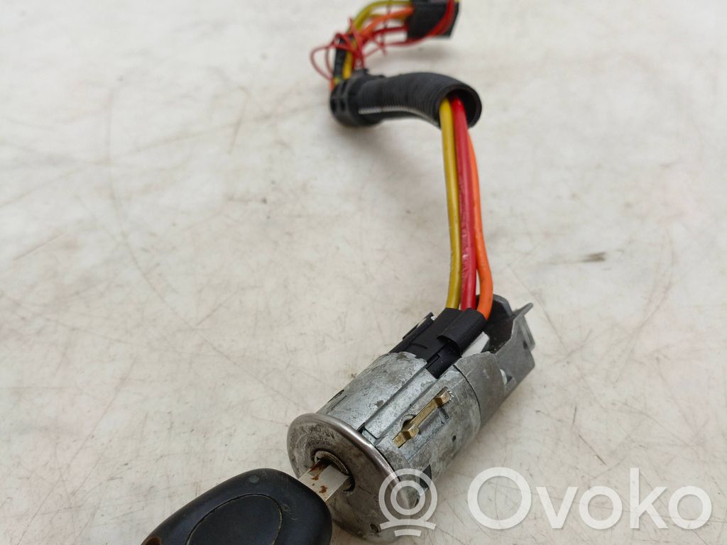 Renault Scenic I Užvedimo spynelė 