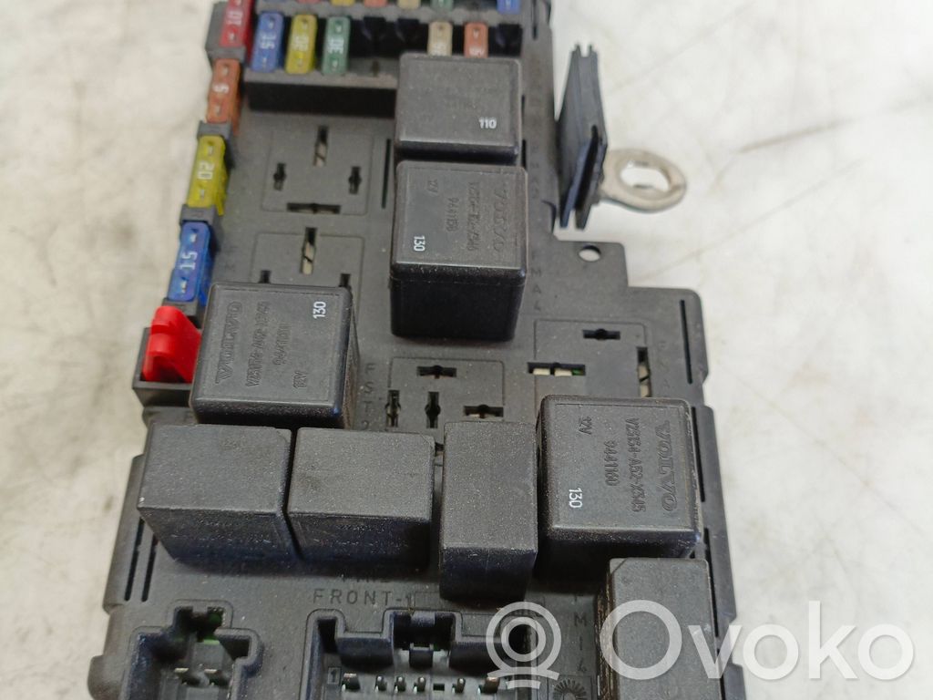 Volvo V70 Fuse module 