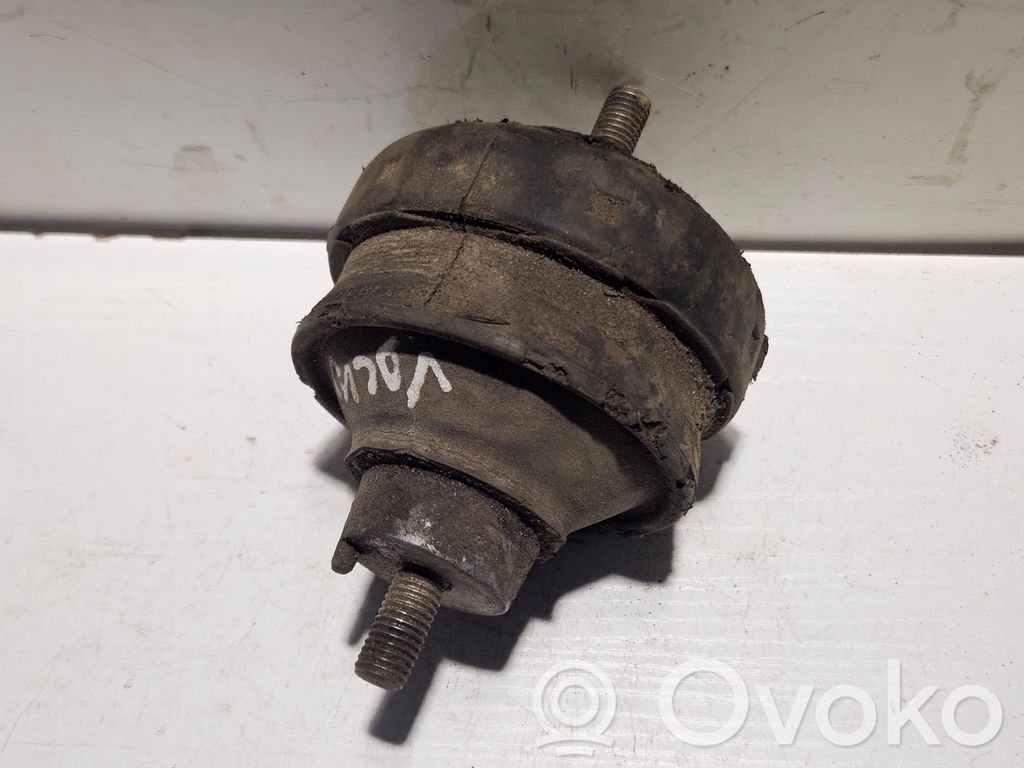 Volvo 440 Engine mount bracket 