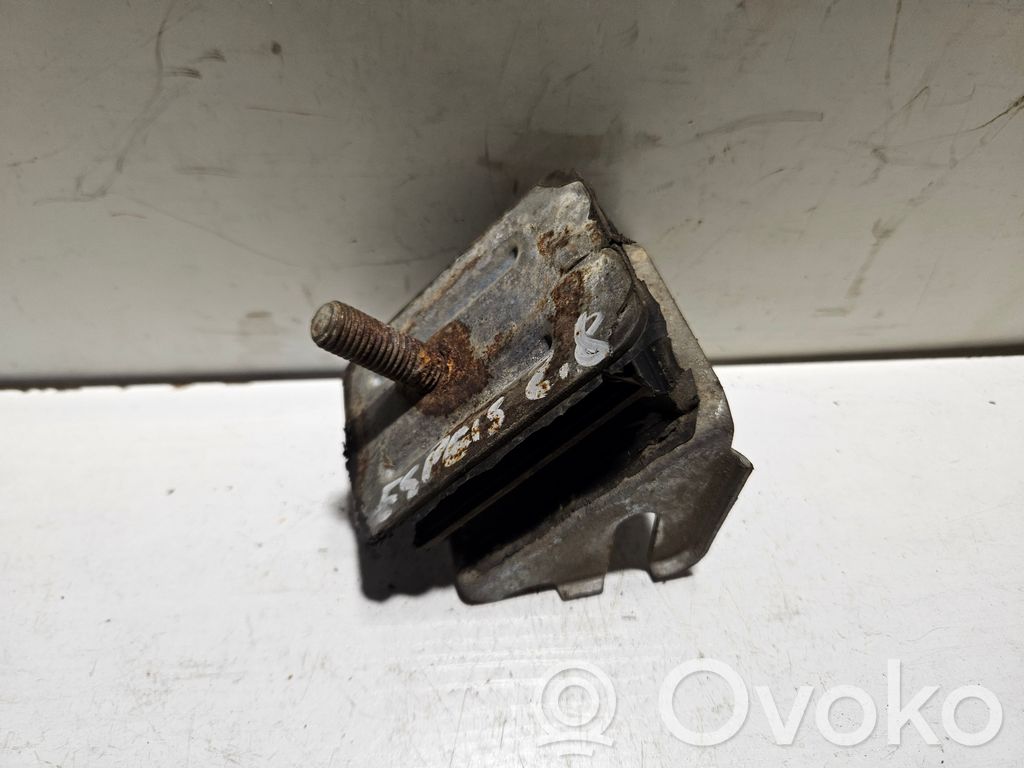 Engine mount bracket   7700759498