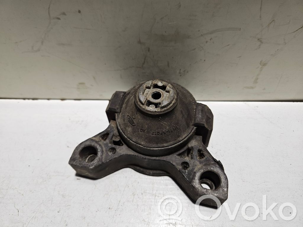 Ford Focus Engine mount bracket 