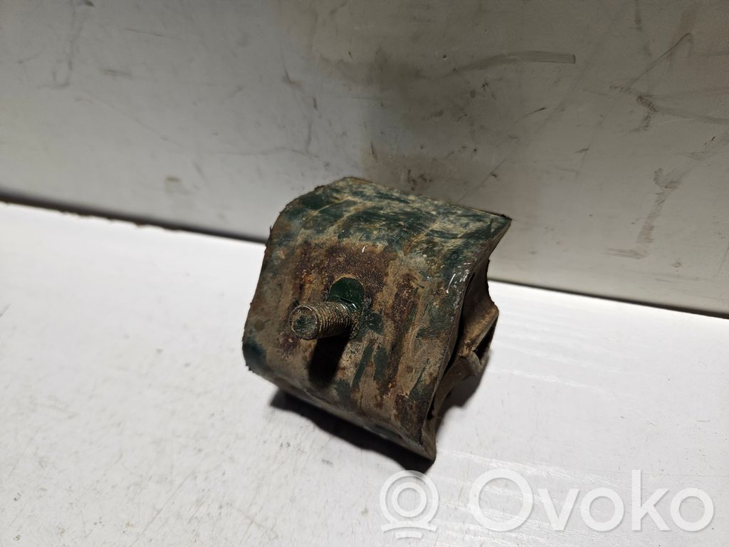Audi 80 90 B3 Engine mount bracket 
