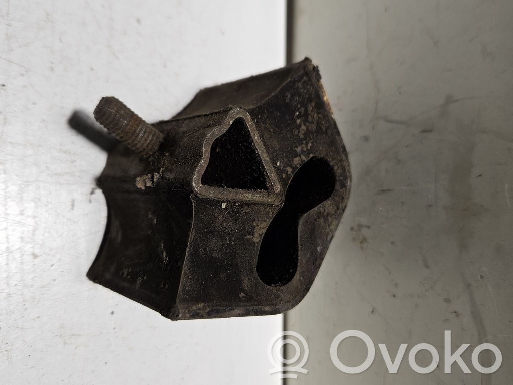 Audi 80 90 B3 Engine mount bracket 