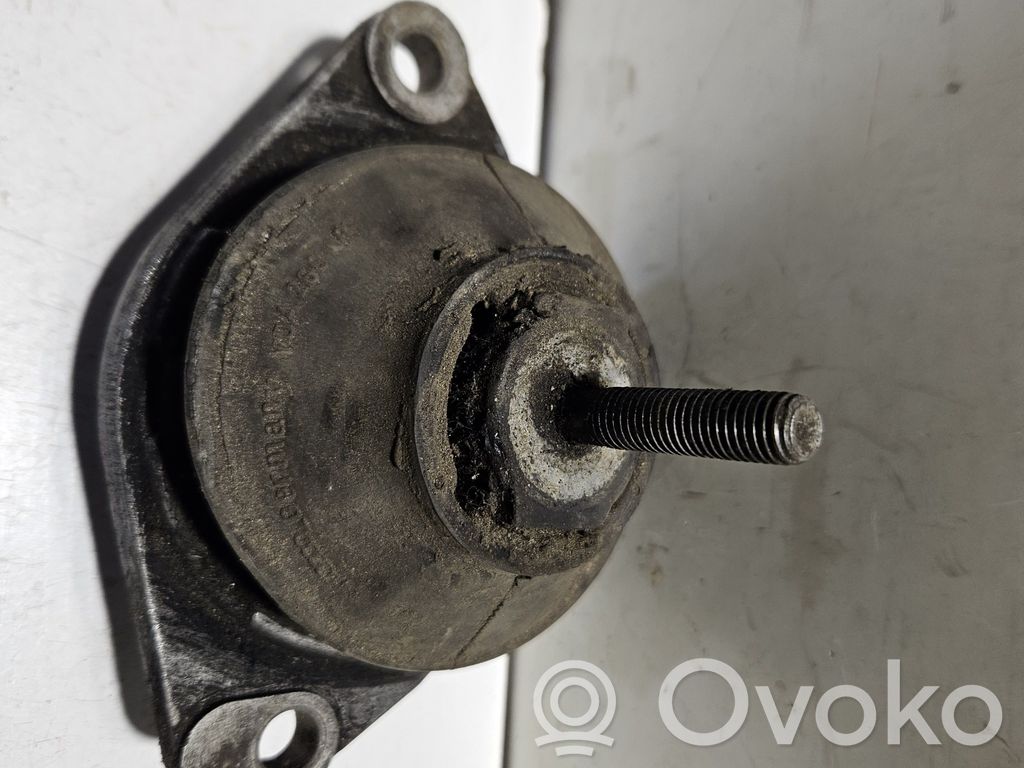 Audi 80 90 S2 B4 Engine mount bracket 