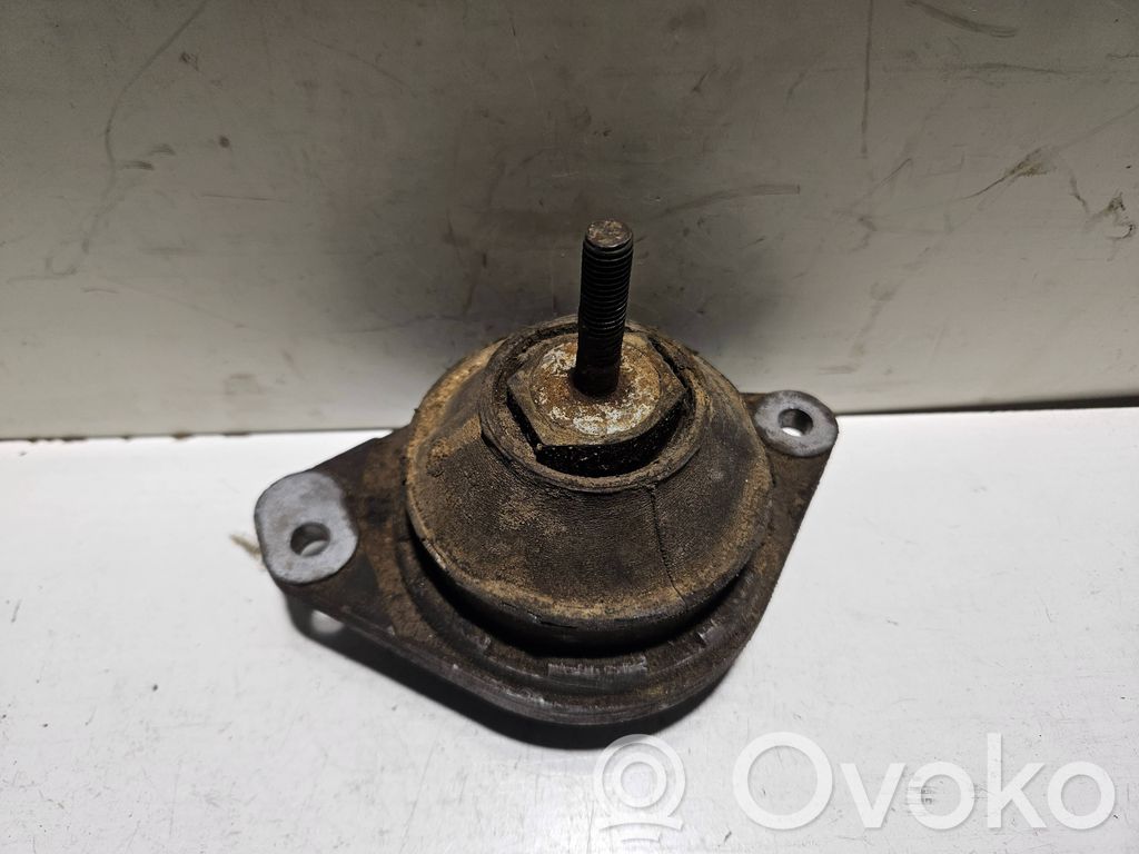 Audi 80 90 S2 B4 Engine mount bracket 