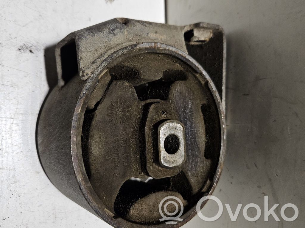 Volkswagen Golf II Engine mount bracket 