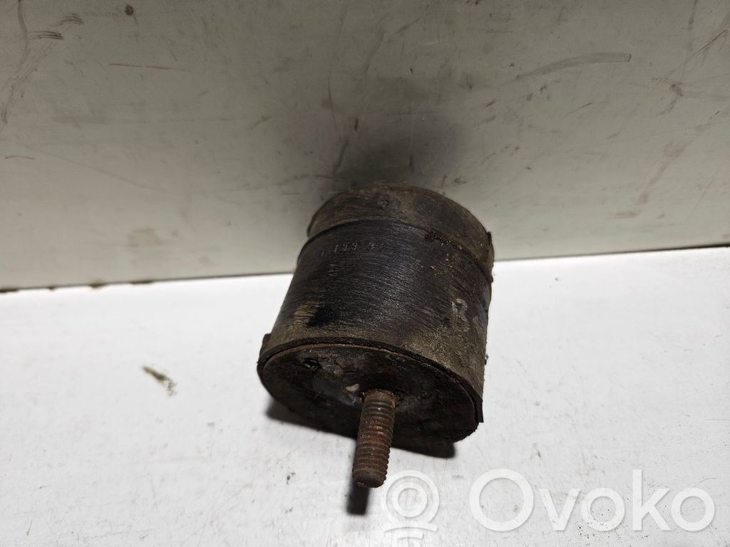 BMW 5 E34 Engine mount bracket 
