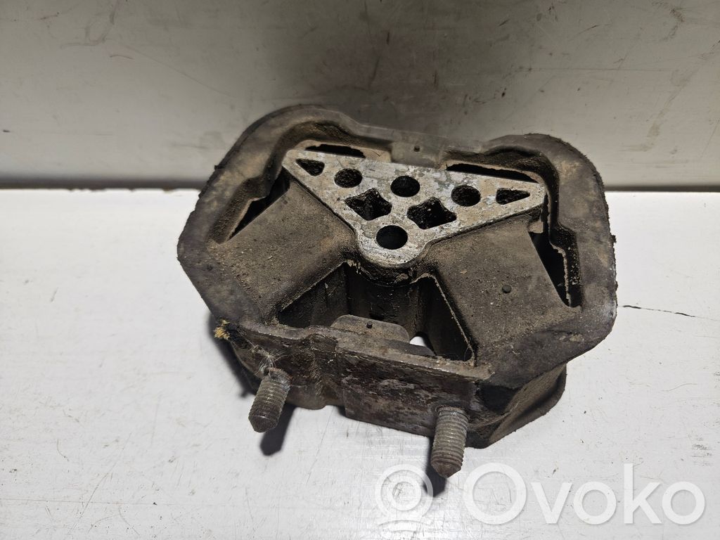 Opel Vectra A Engine mount bracket 