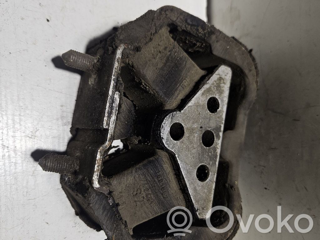 Opel Vectra A Engine mount bracket 